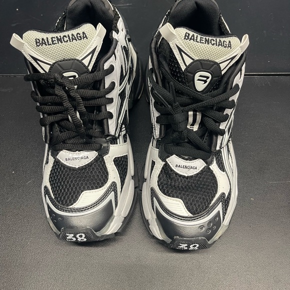 Balenciaga Black and White Running Shoes - Picture 6 of 7